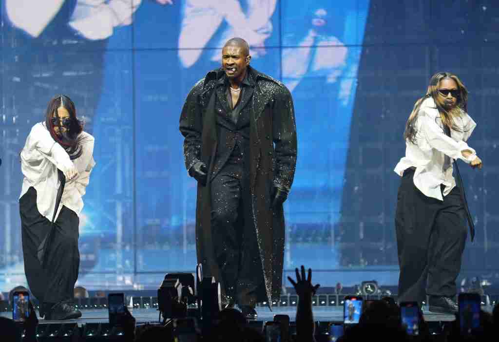 Dallas, Texas, USA: American singer, songwriter and dancer, Usher, performs at the American Airlines Center on Thursday October 3, 2024. (Photo by Javier Vicencio / Grand Prairie News)