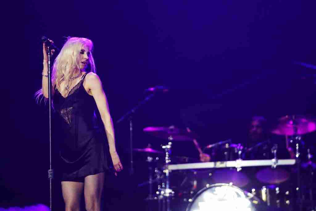 Arlington, Texas, USA: Taylor Momsen, vocalist for the American rock band The Pretty Reckless, performs at the AT&T Stadium on Monday April 14, 2025. (Photo by Javier Vicencio / Grand Prairie News)